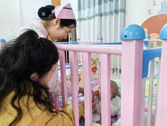 我院儿科走进福利院开展儿童健康知识讲座